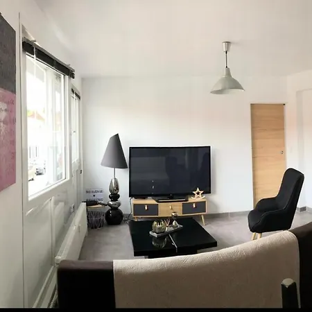 Bel Cosy Tres Calme Avec Parking Prive Templemars